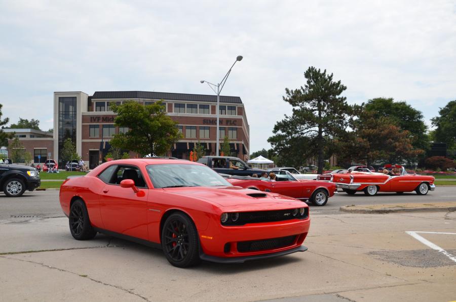  Dodge Challenger SRT Hellcat 2015 года  (фото 41 из 42)